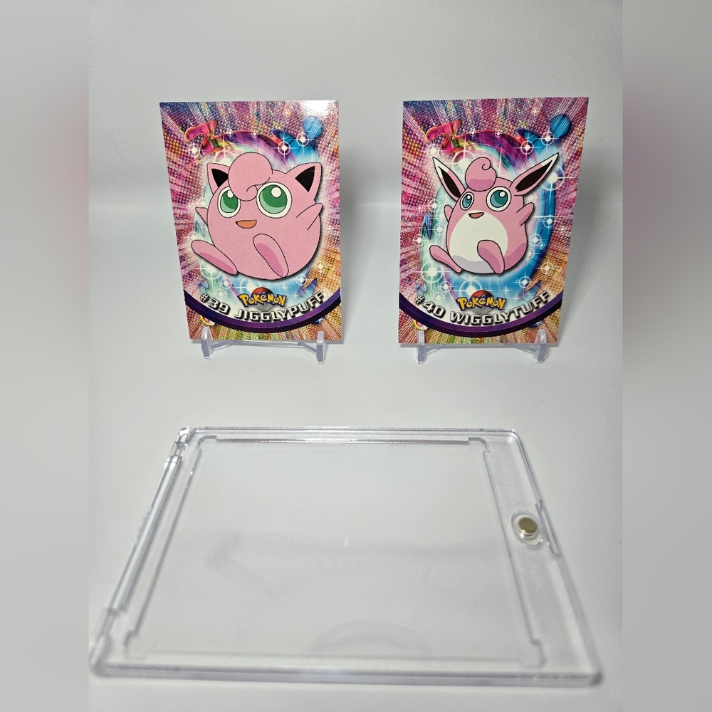 Jigglypuff & Wigglytuff Topps Pokémon Cards – Character Bio Duo + 1 Case